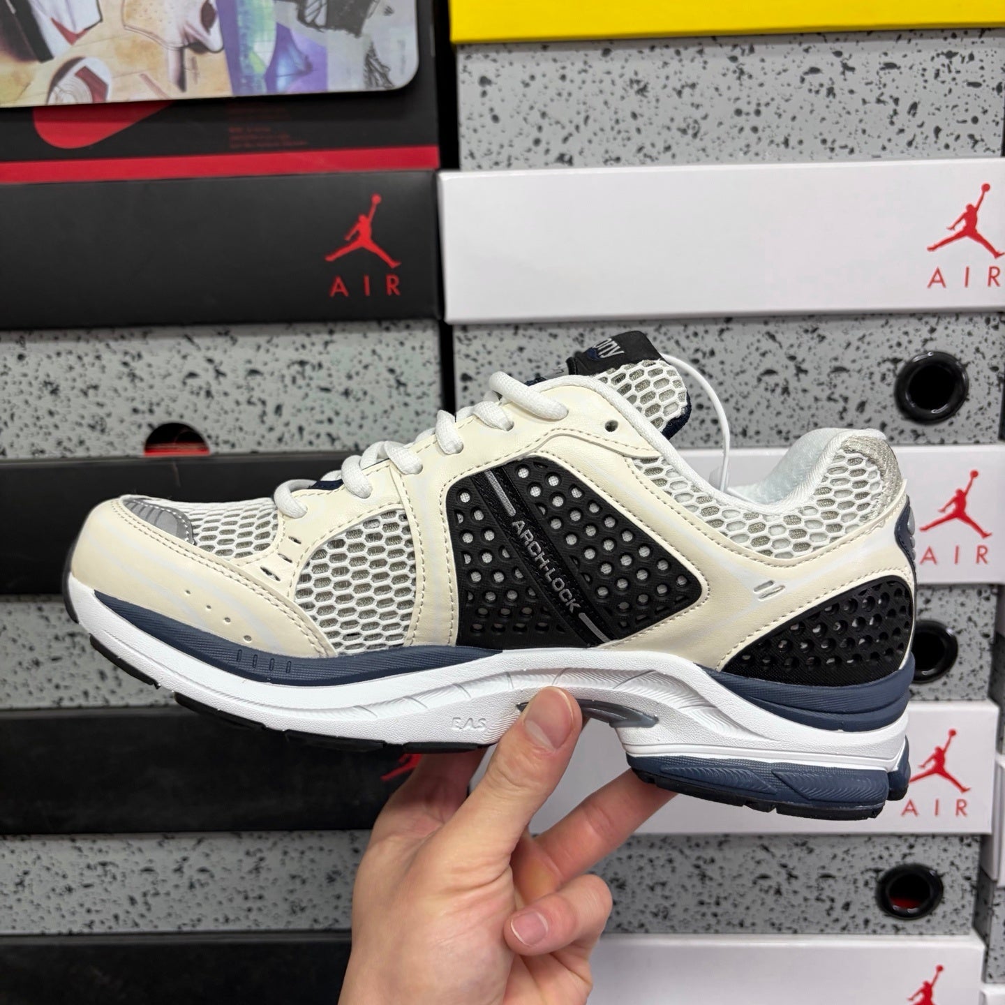 Saucony Progrid Triumph 4 'White Navy'