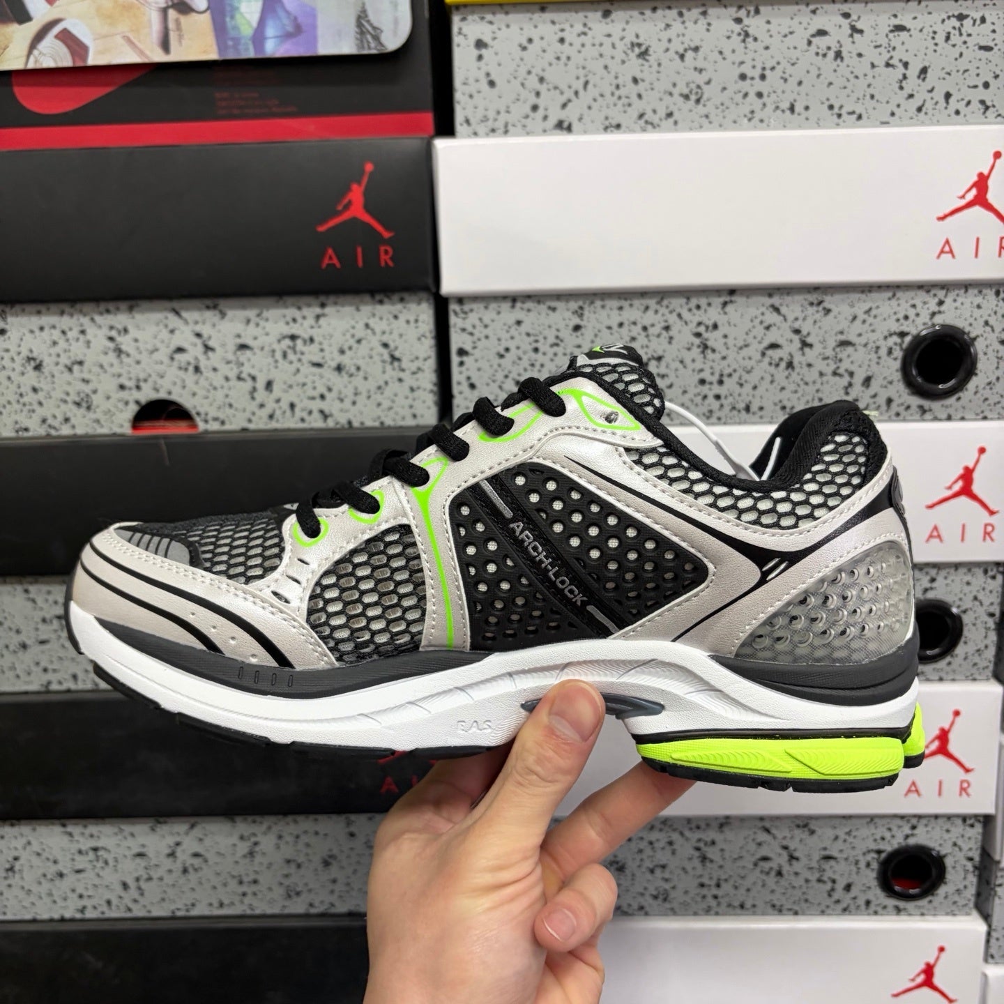 Saucony ProGrid Triumph 4 'Black Silver Fluo Green'