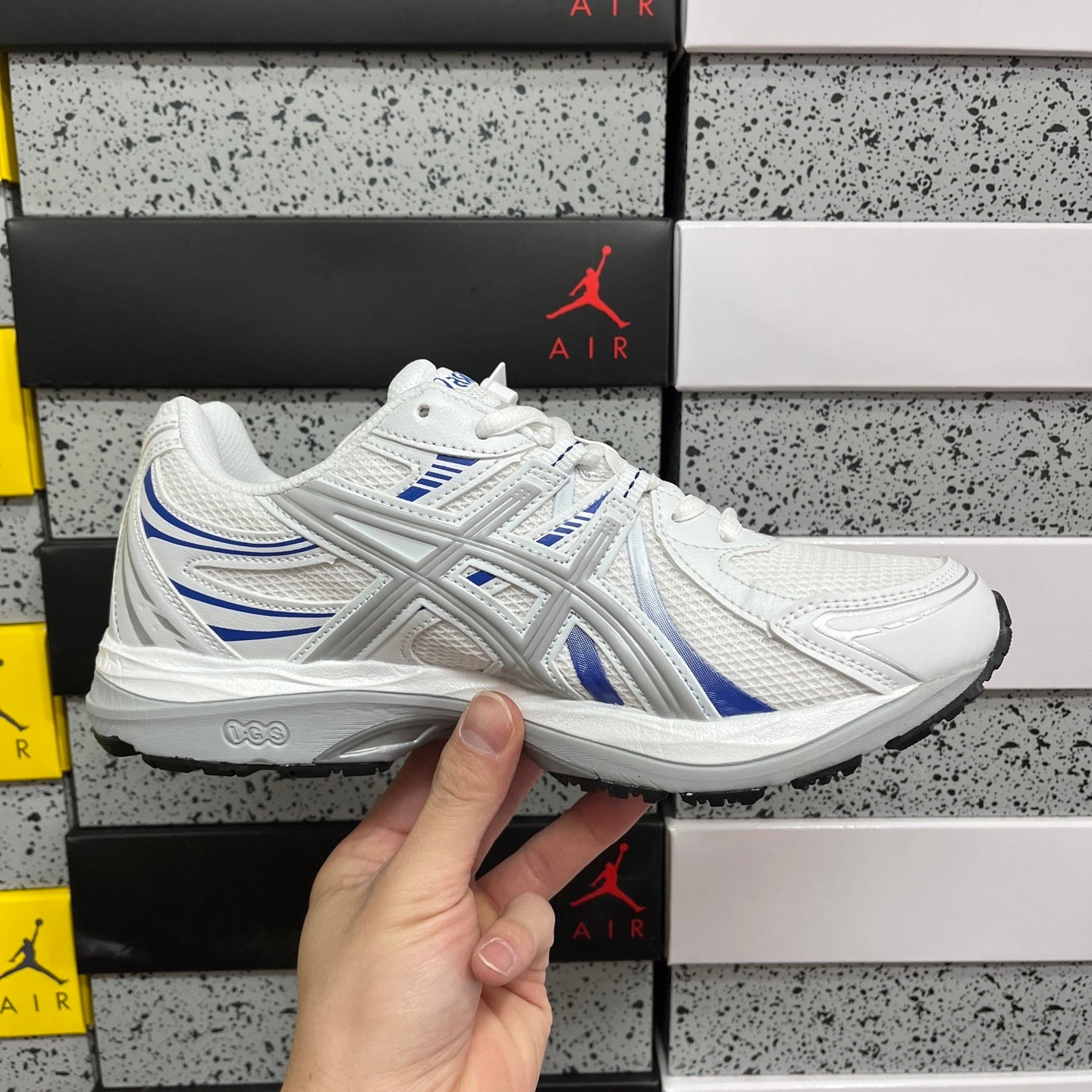 Asics Gel-Sekiran White Lapis