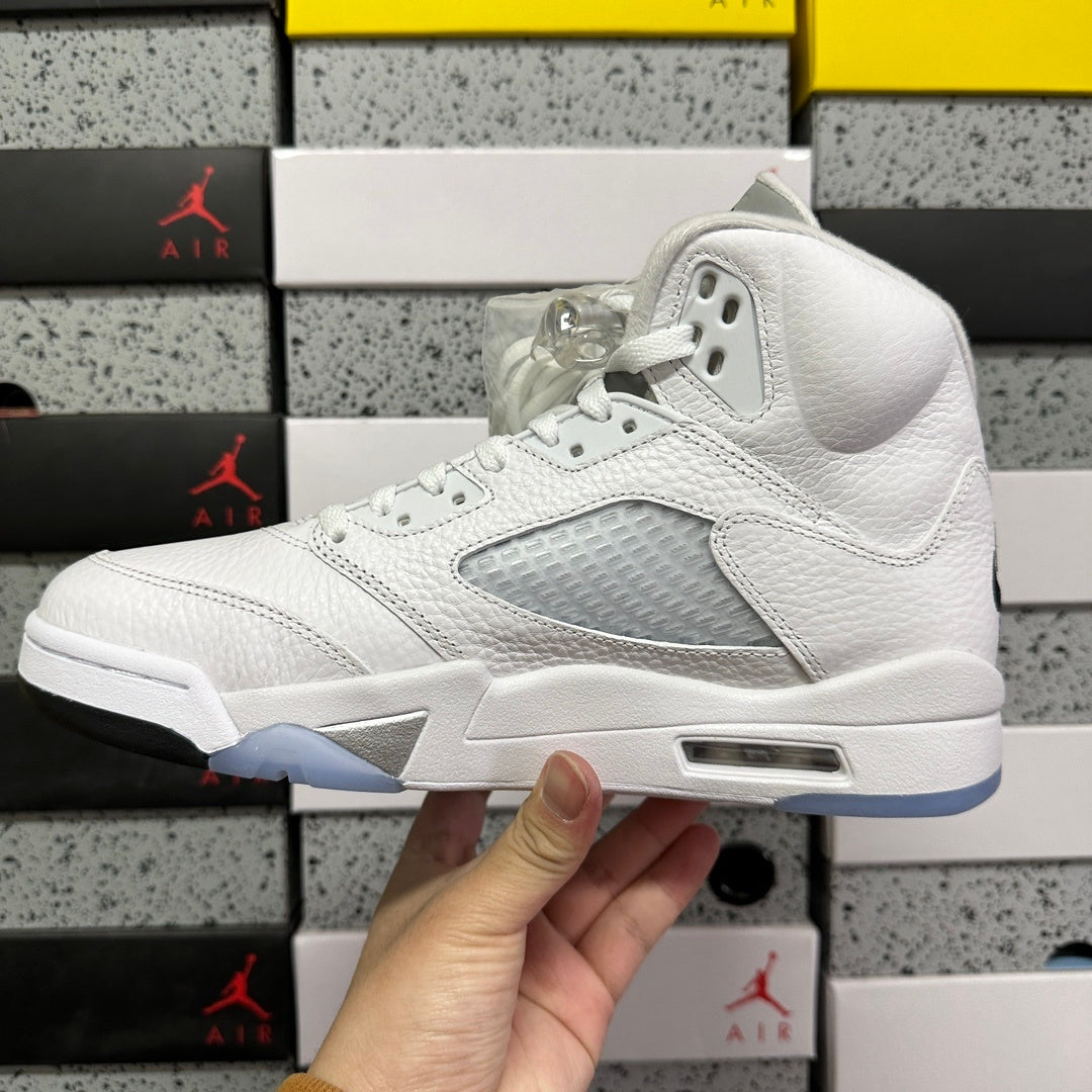 Air Jordan 5 Retro 'White Metallic' 2026