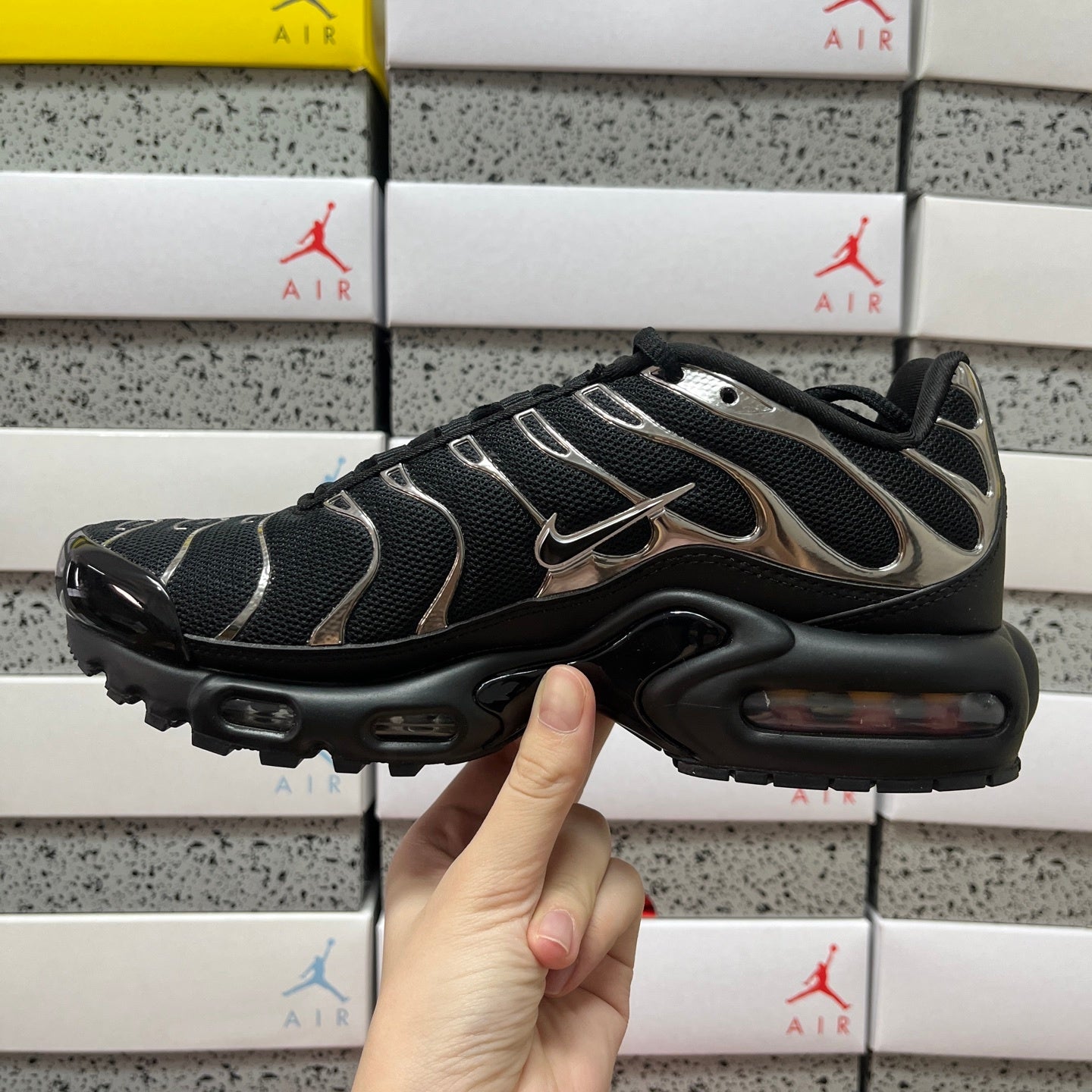 Nike Wmns Air Max Plus SE 'Black Chrome Silver'