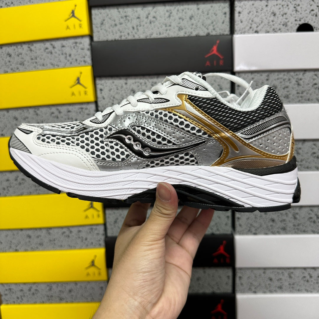 Saucony ProGrid Omni 9 'Silver Gold'