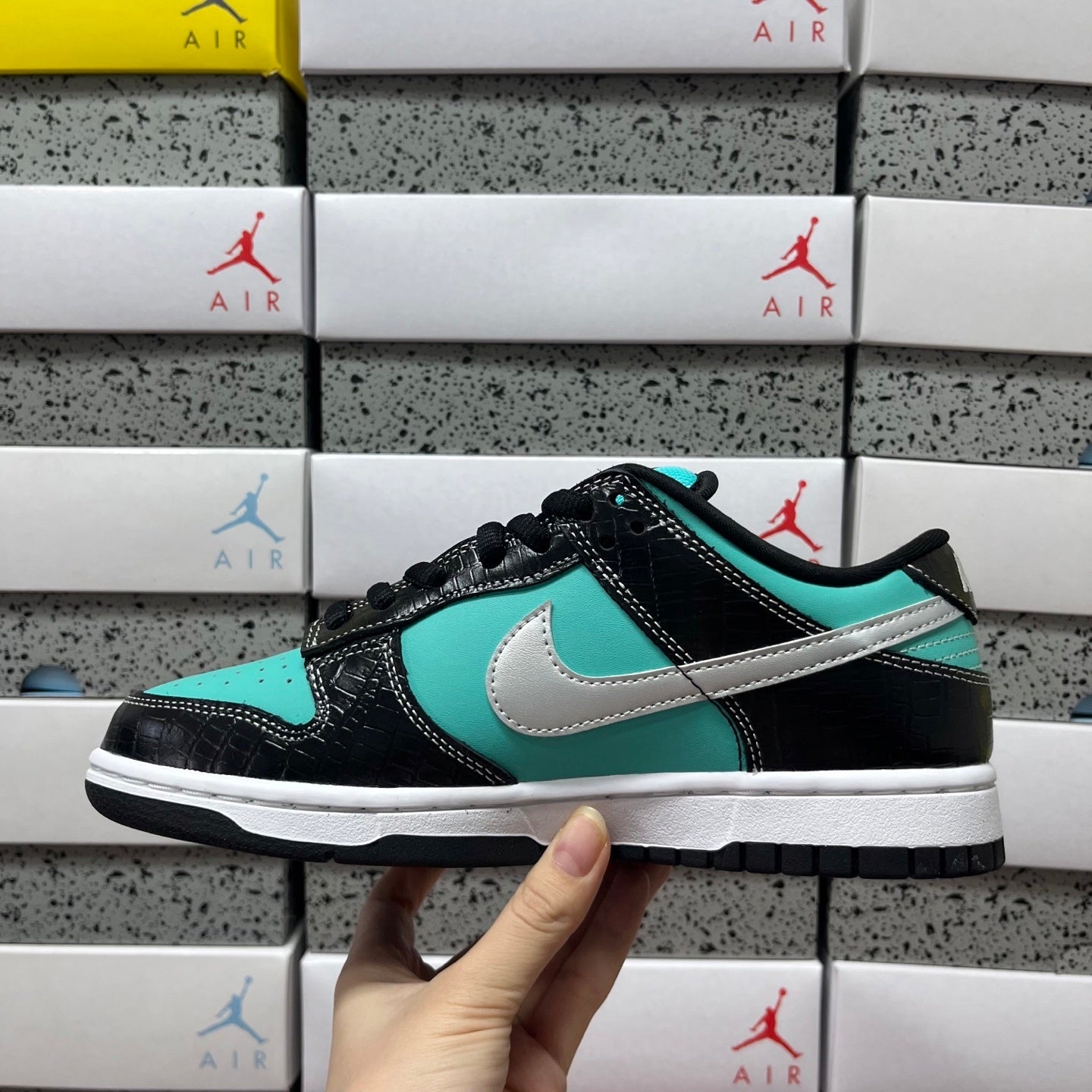 Diamond Supply Co. x Nike Dunk Low Pro SB 'Tiffany'