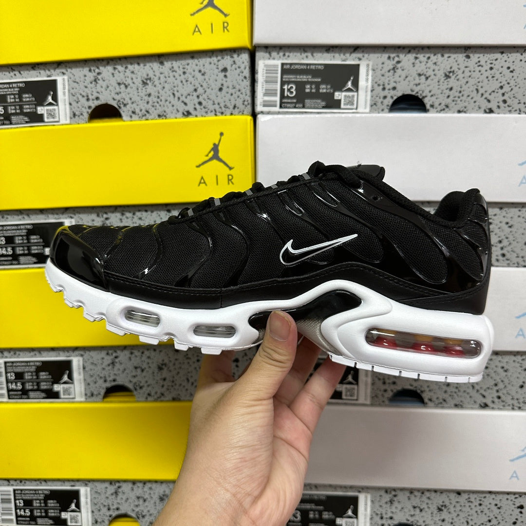 Nike Wmns Air Max Plus 'Black White'