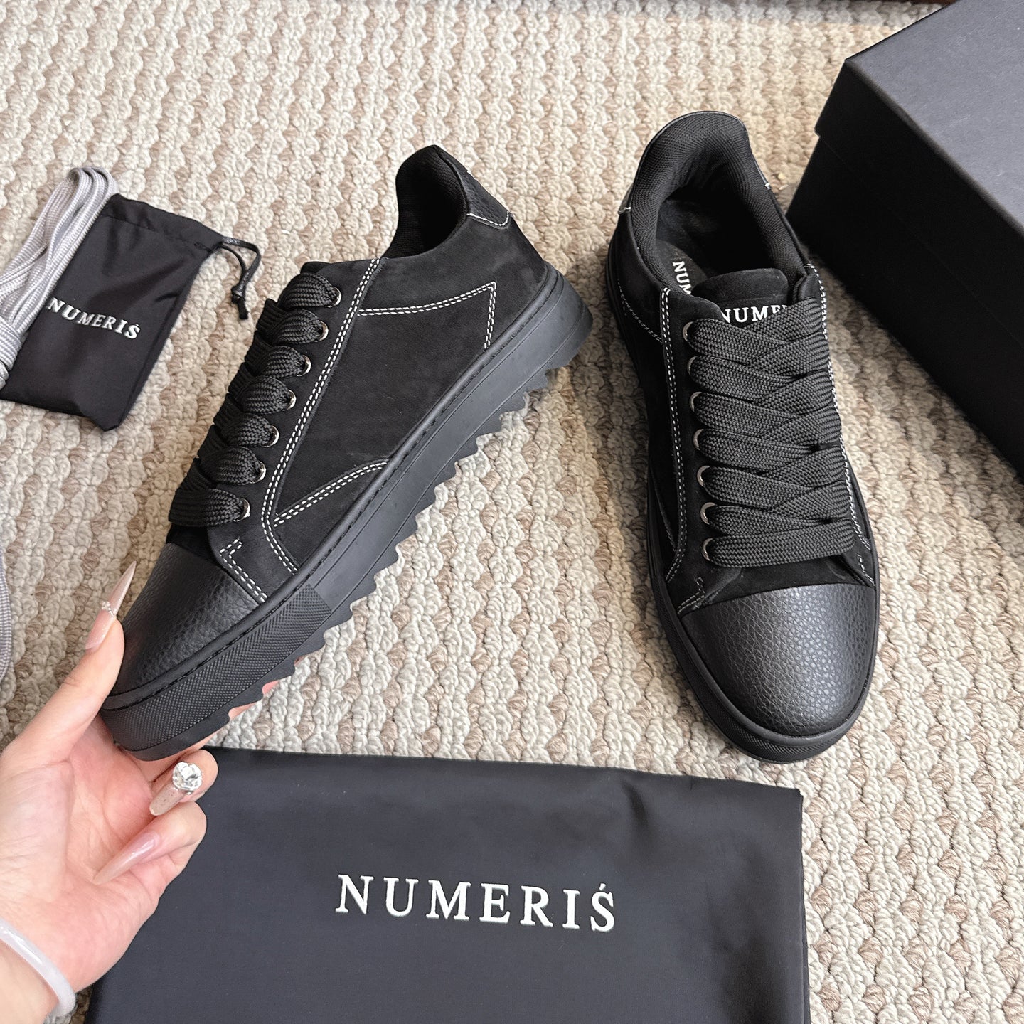 Numeris Atelier 'Carbon Black'