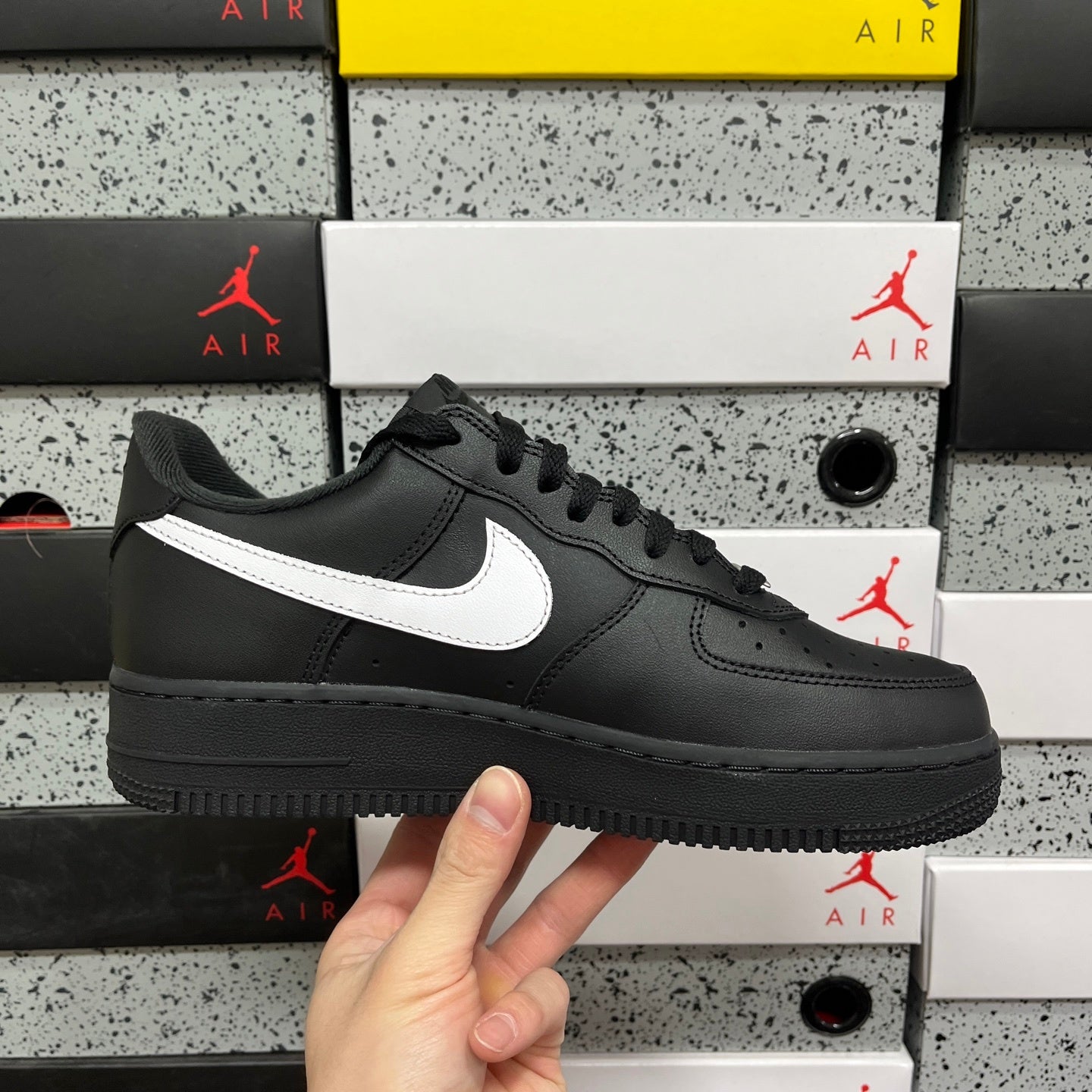 Nike Air Force 1 Low Supreme Black White