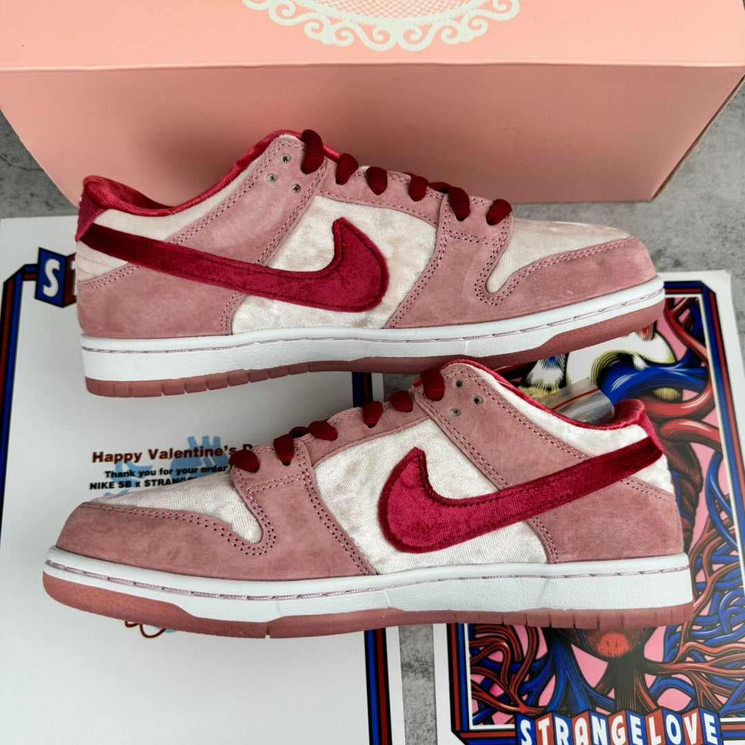 Nike SB Dunk Low StrangeLove Skateboards