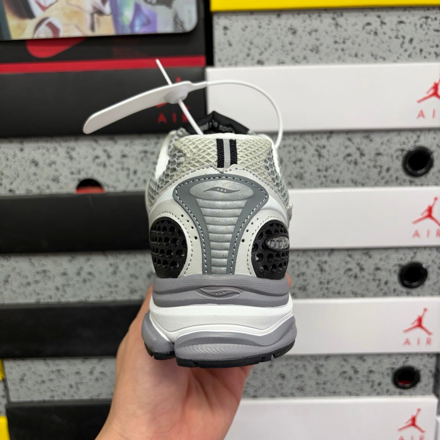 Saucony Progrid Triumph 4 'Grey Silver'