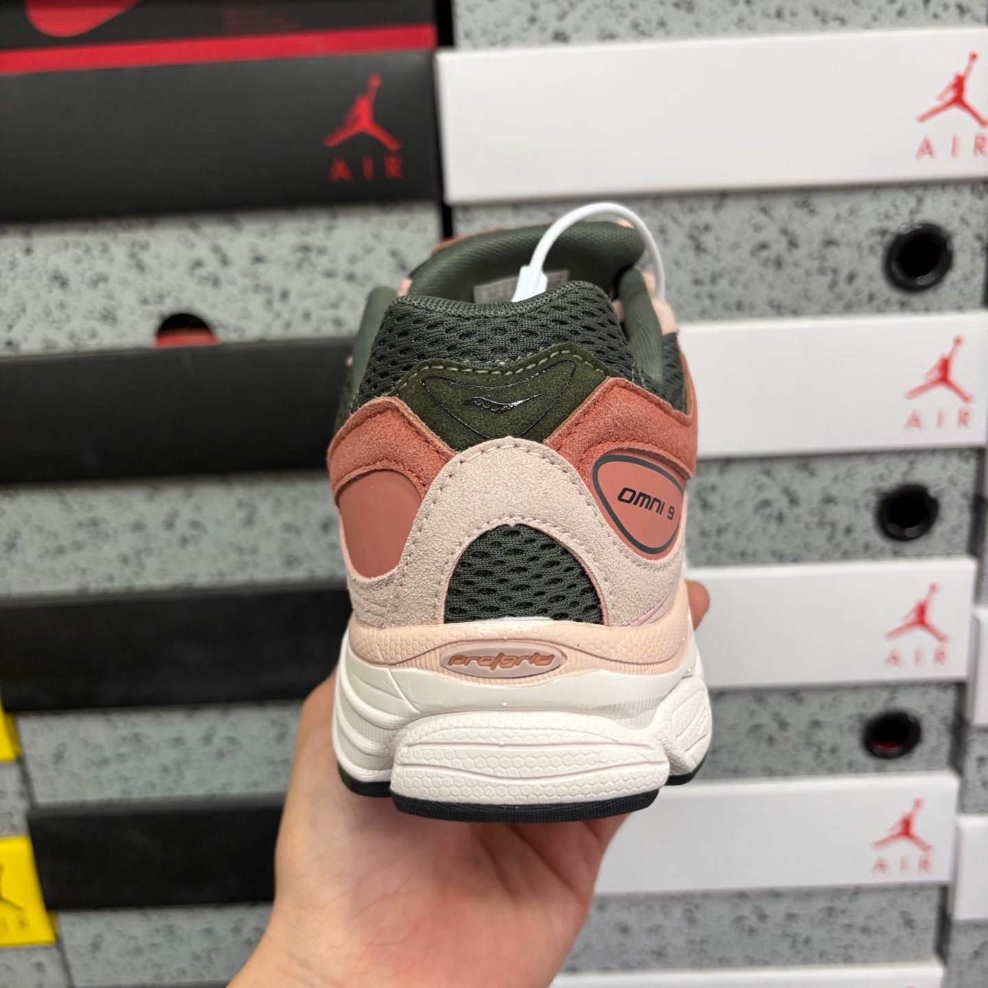 Saucony ProGrid Omni 9 Premium 'Dust Pink Green'