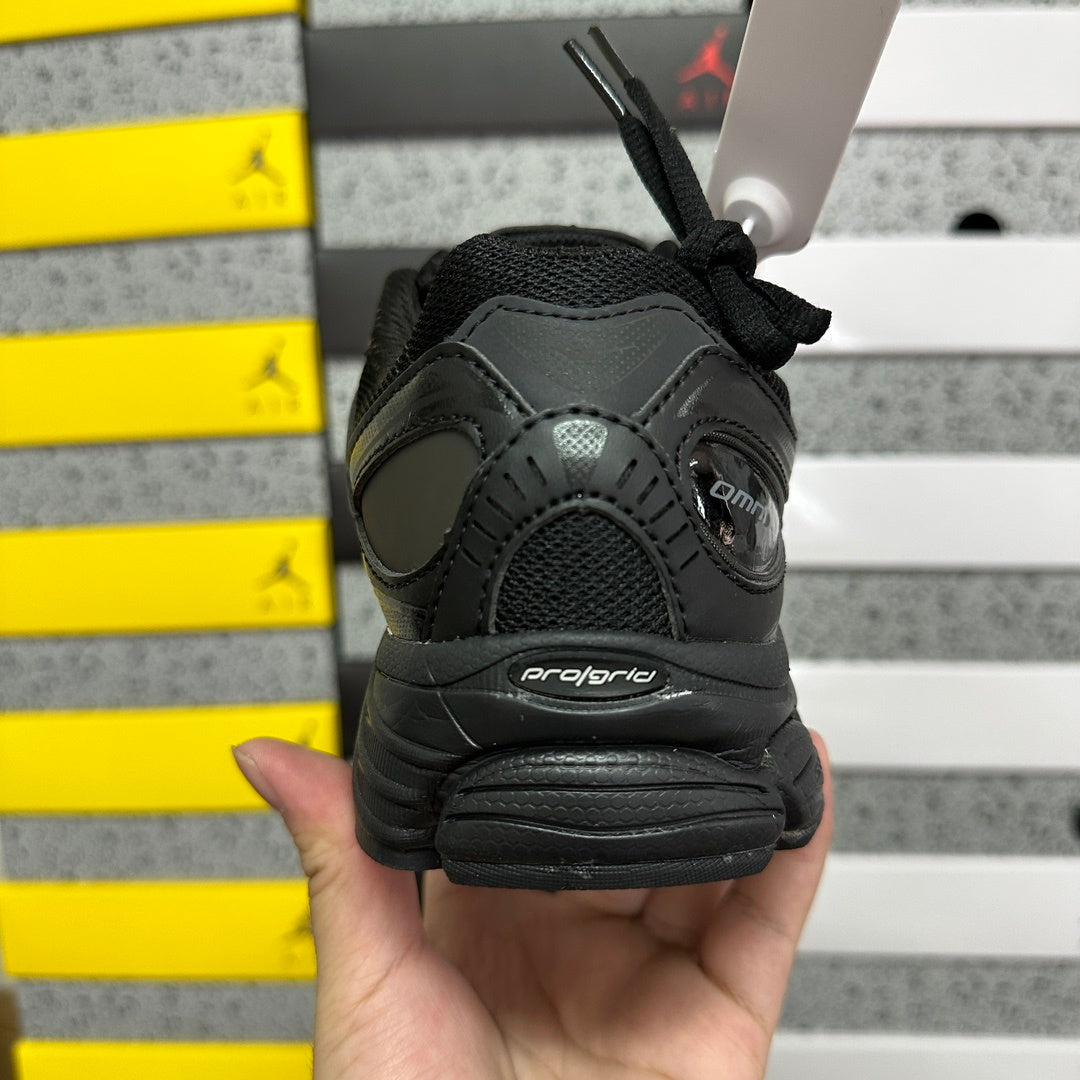 Saucony ProGrid Omni 9 'Armor Pack - Black'