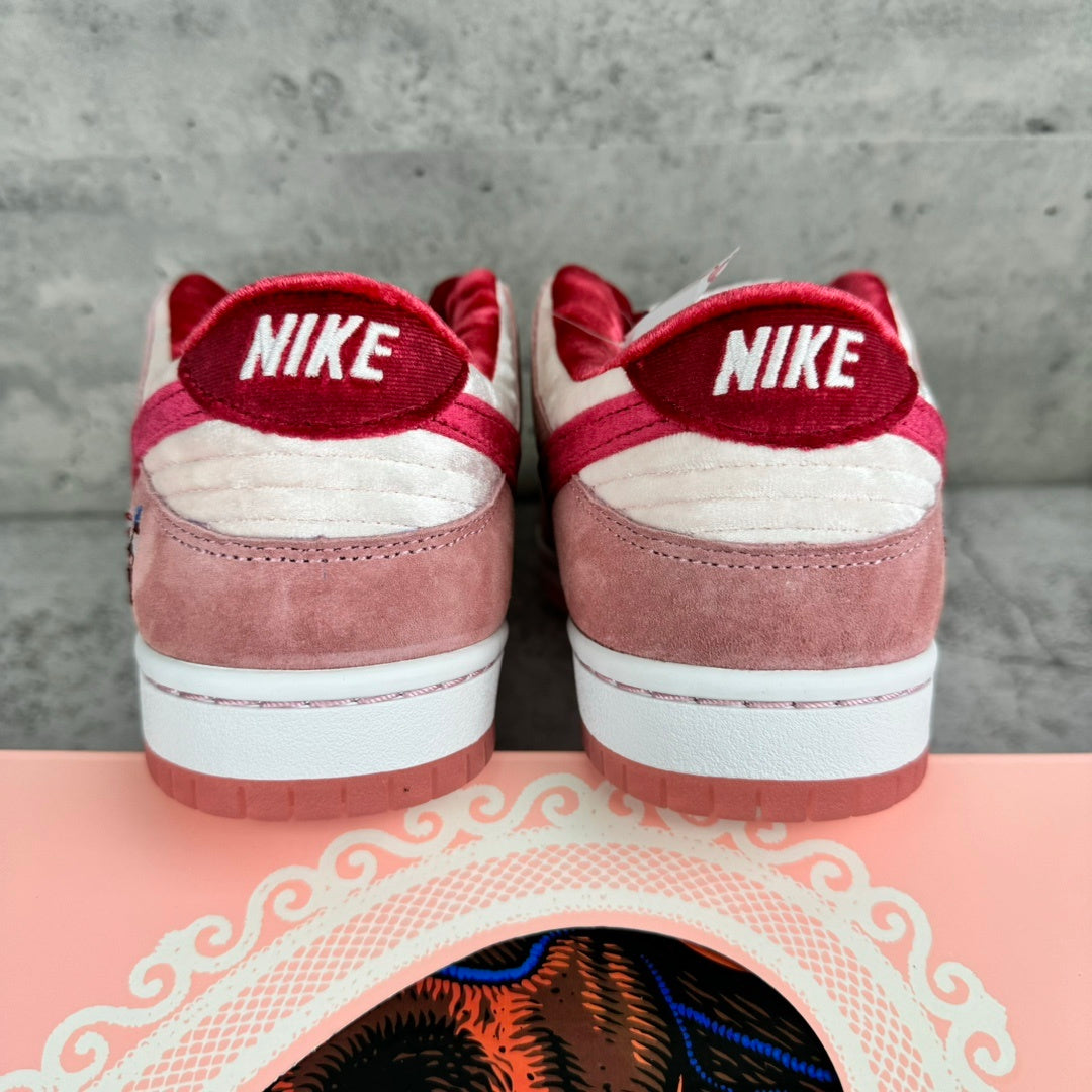 Nike SB Dunk Low StrangeLove Skateboards