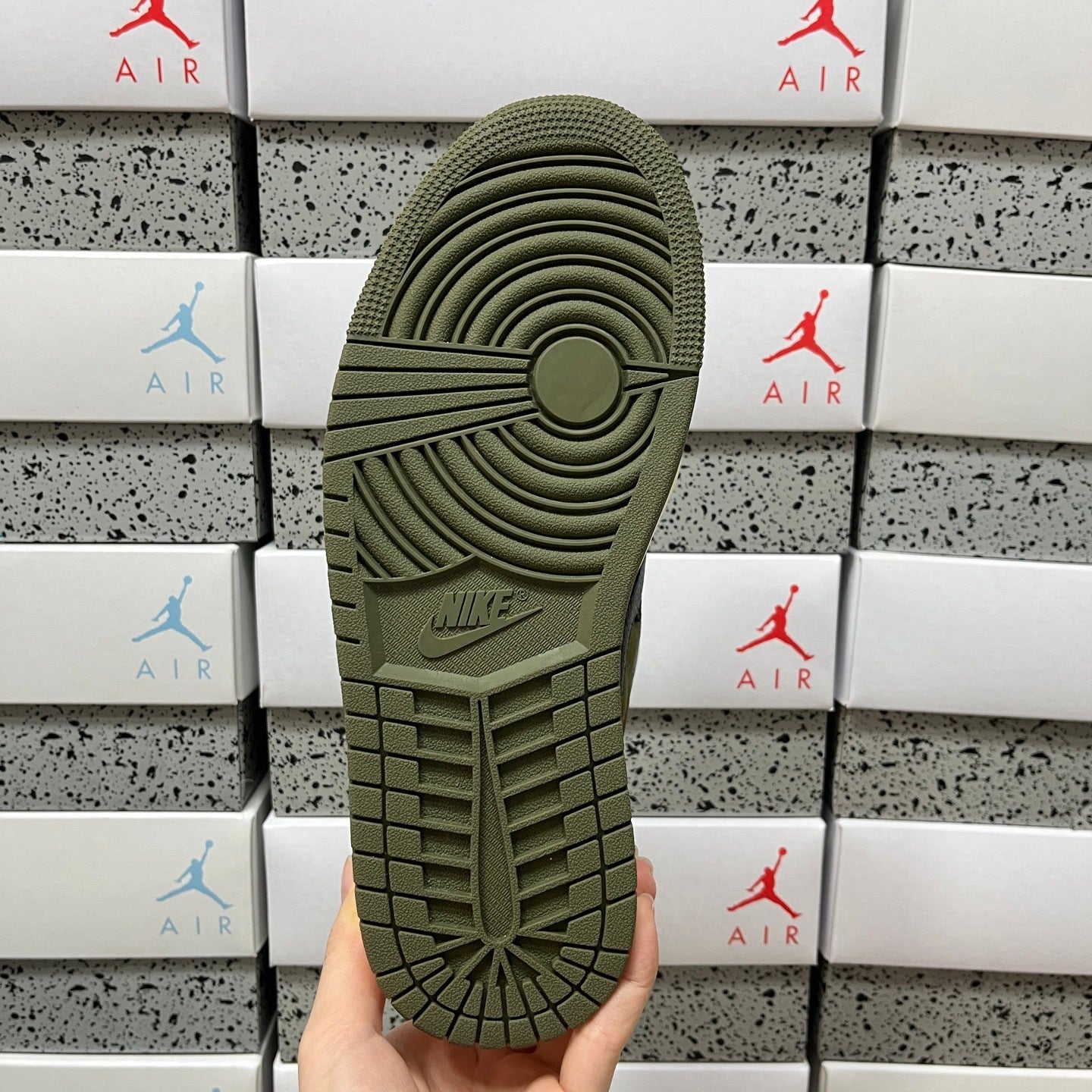 Air Jordan 1 Low Travis Scott Medium Reverse Olive