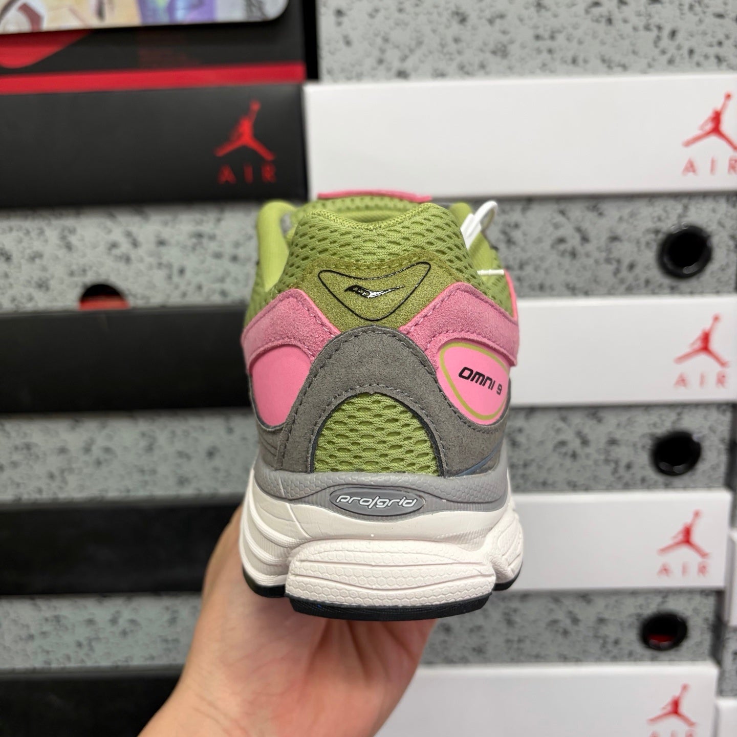 Saucony ProGrid Omni 9 Premium 'Grey Green Pink'