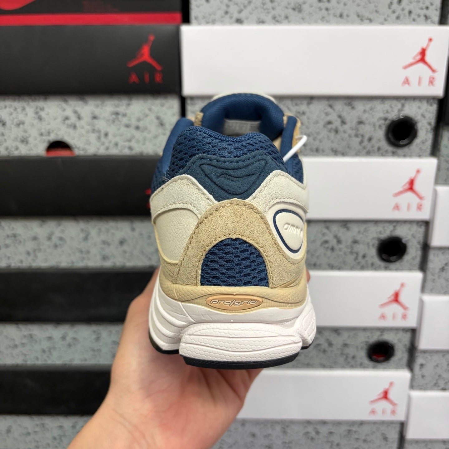 Saucony ProGrid Omni 9 'Beige Blue'