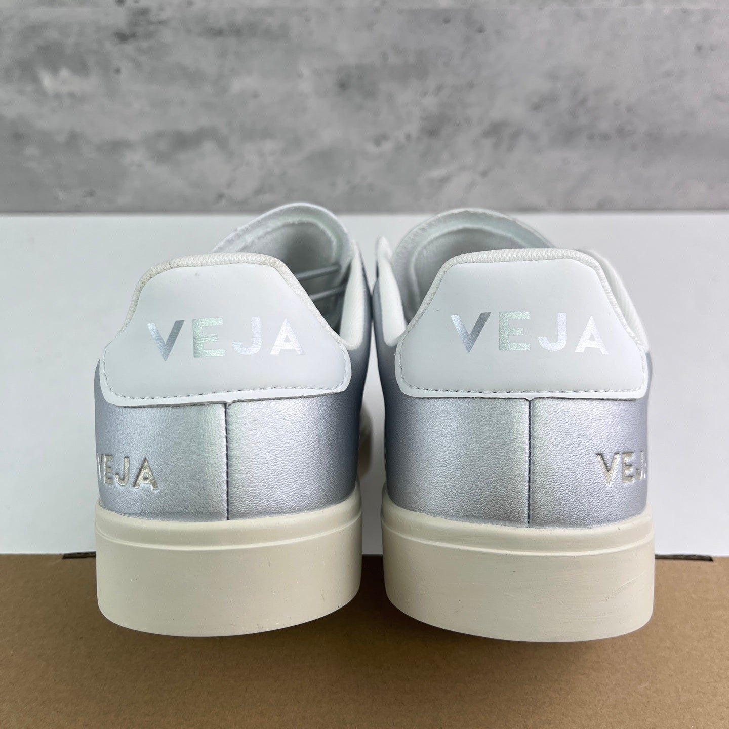 Veja Campo Low Chromefree Silver White