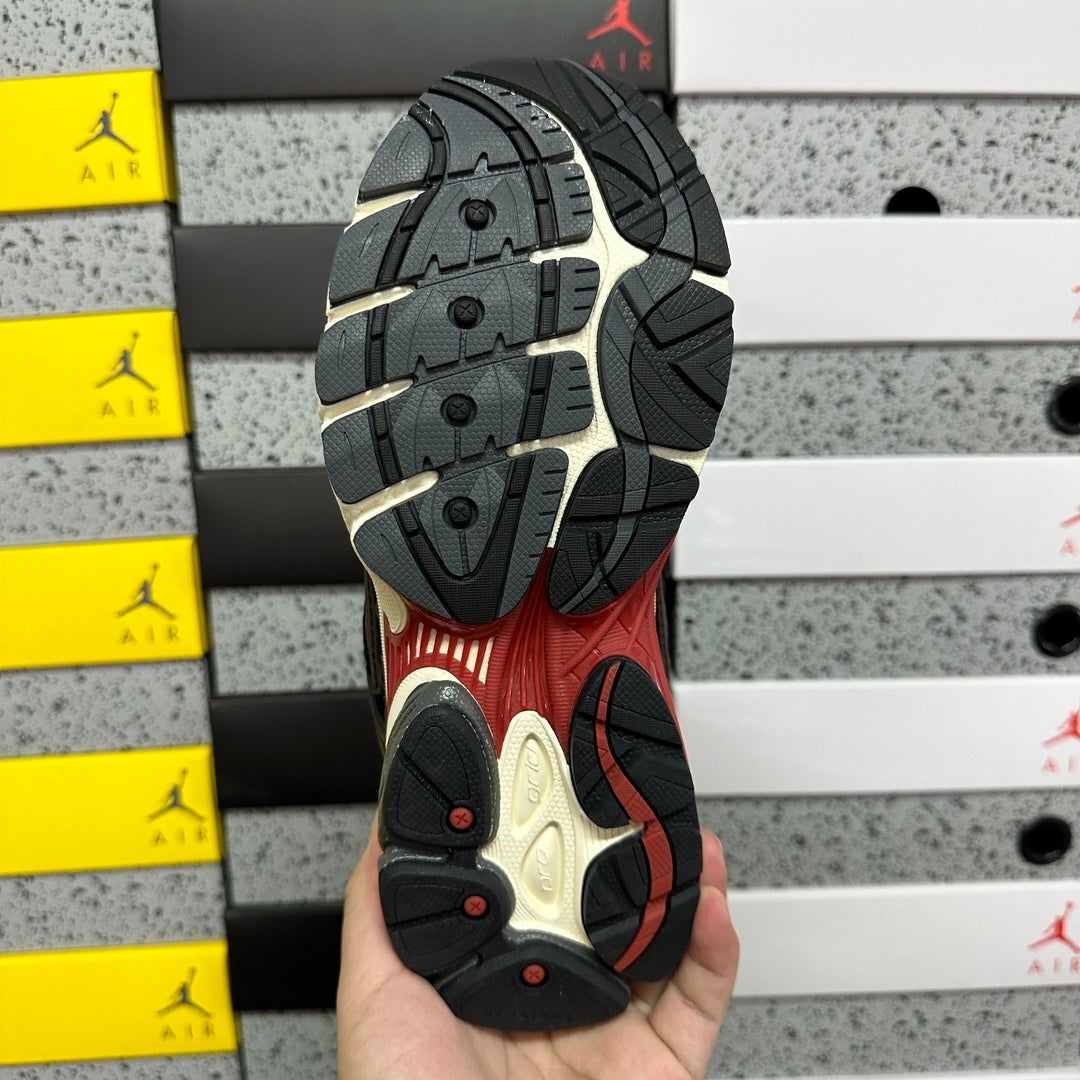 Saucony Progrid Omni 9 'Disrupt Pack' 2