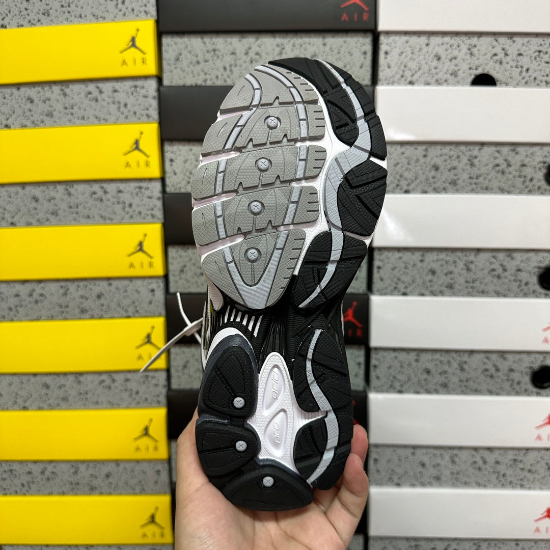 Saucony Progrid Omni 9 OG 'Microchip'