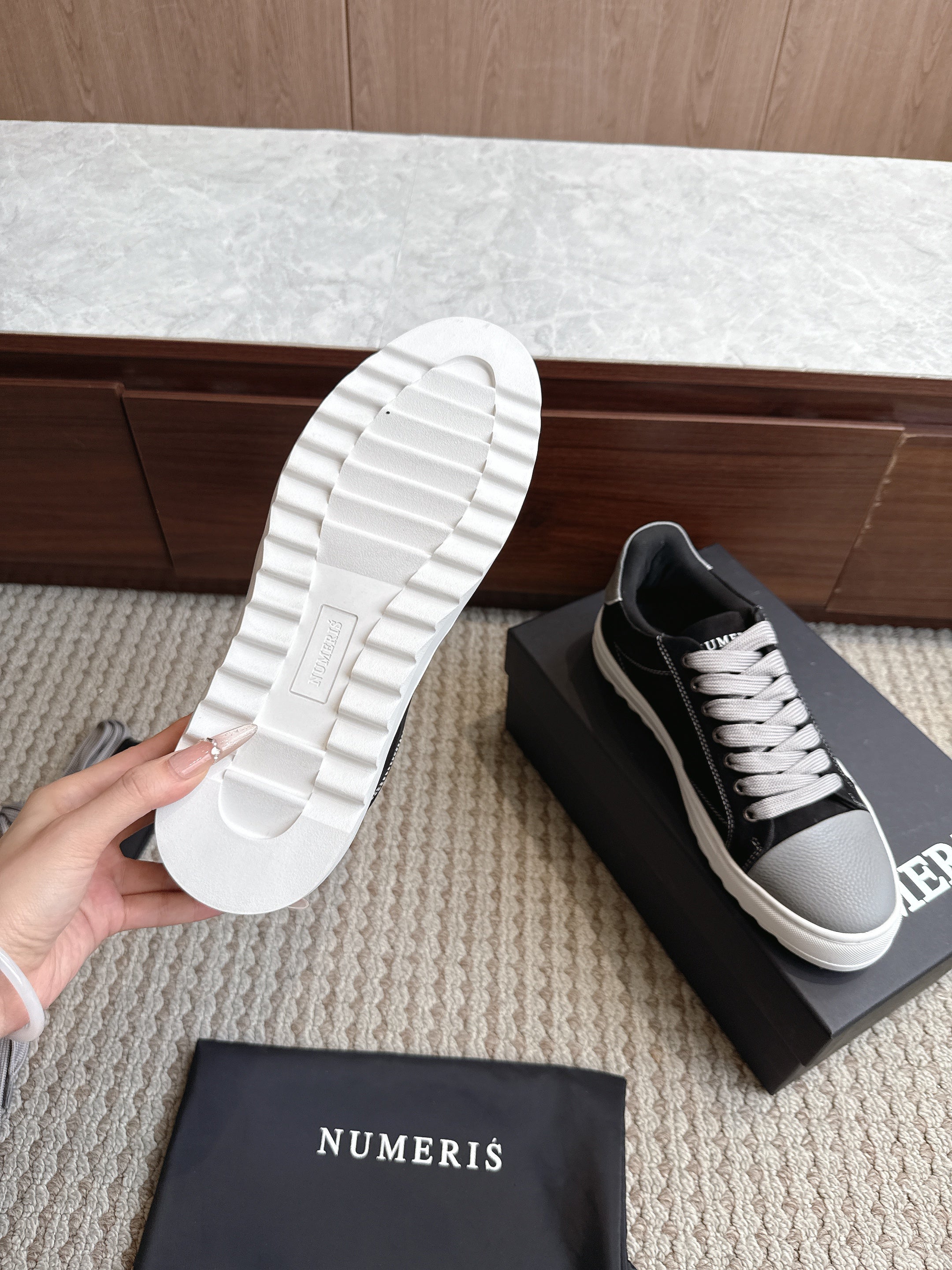 Numeris Atelier 'Ice Grey'