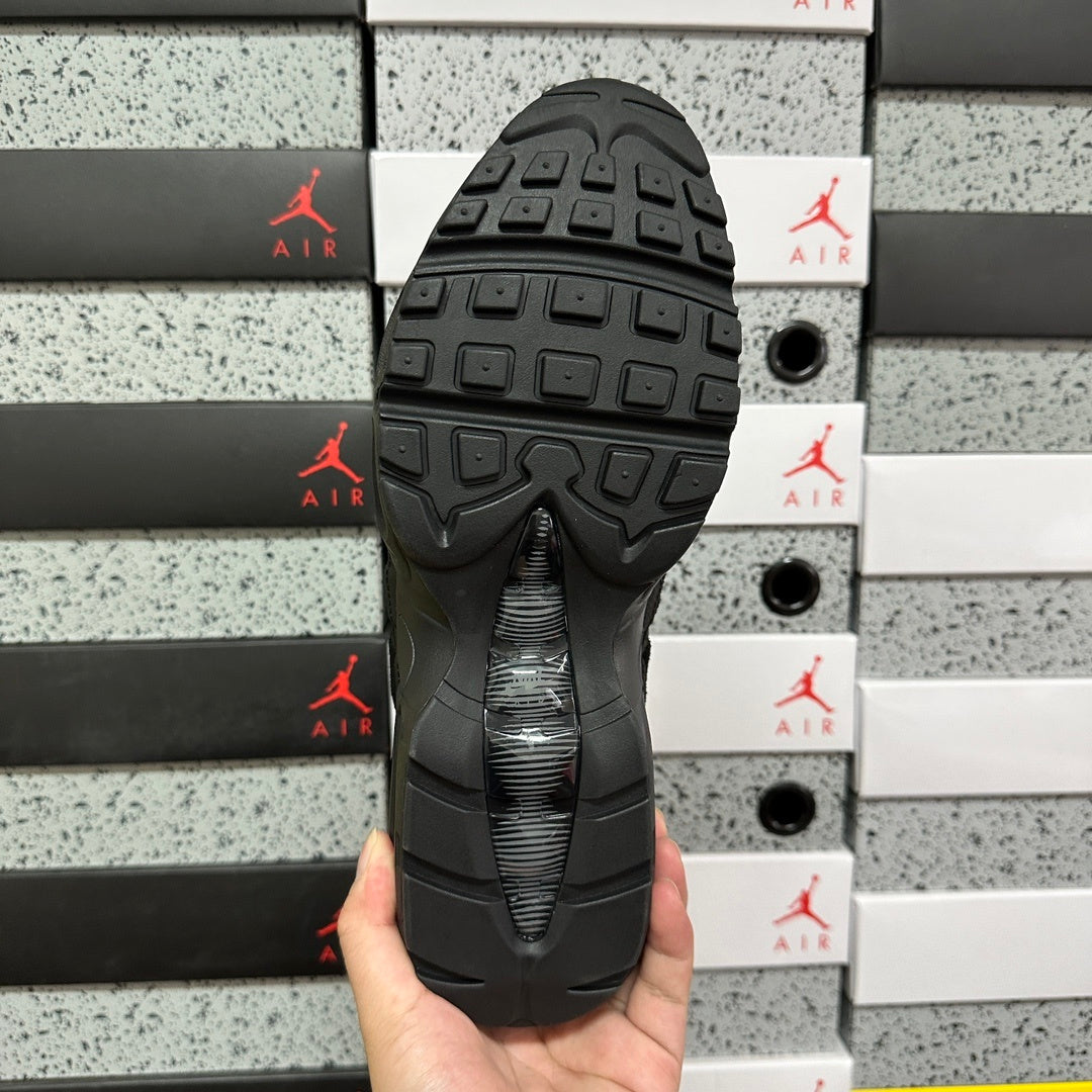 Nike Air Max 95 Essential 'Triple Black'