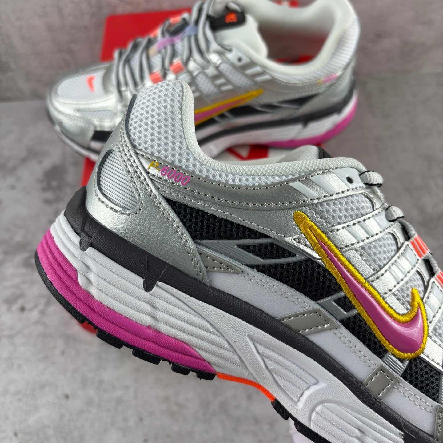 Nike Wmns P-6000 'Laser Fuchsia'