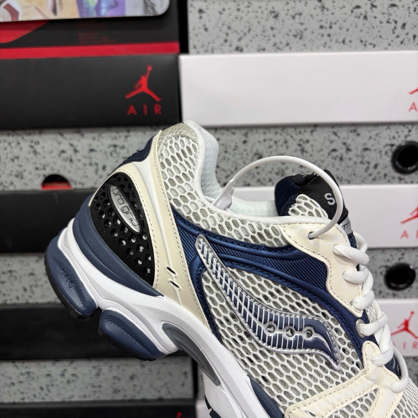 Saucony Progrid Triumph 4 'White Navy'