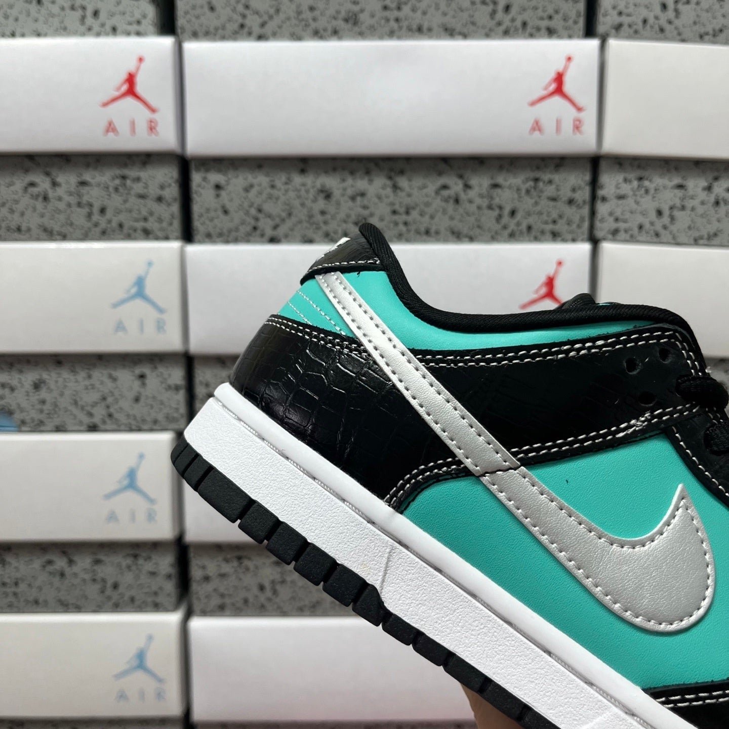 Diamond Supply Co. x Nike Dunk Low Pro SB 'Tiffany'