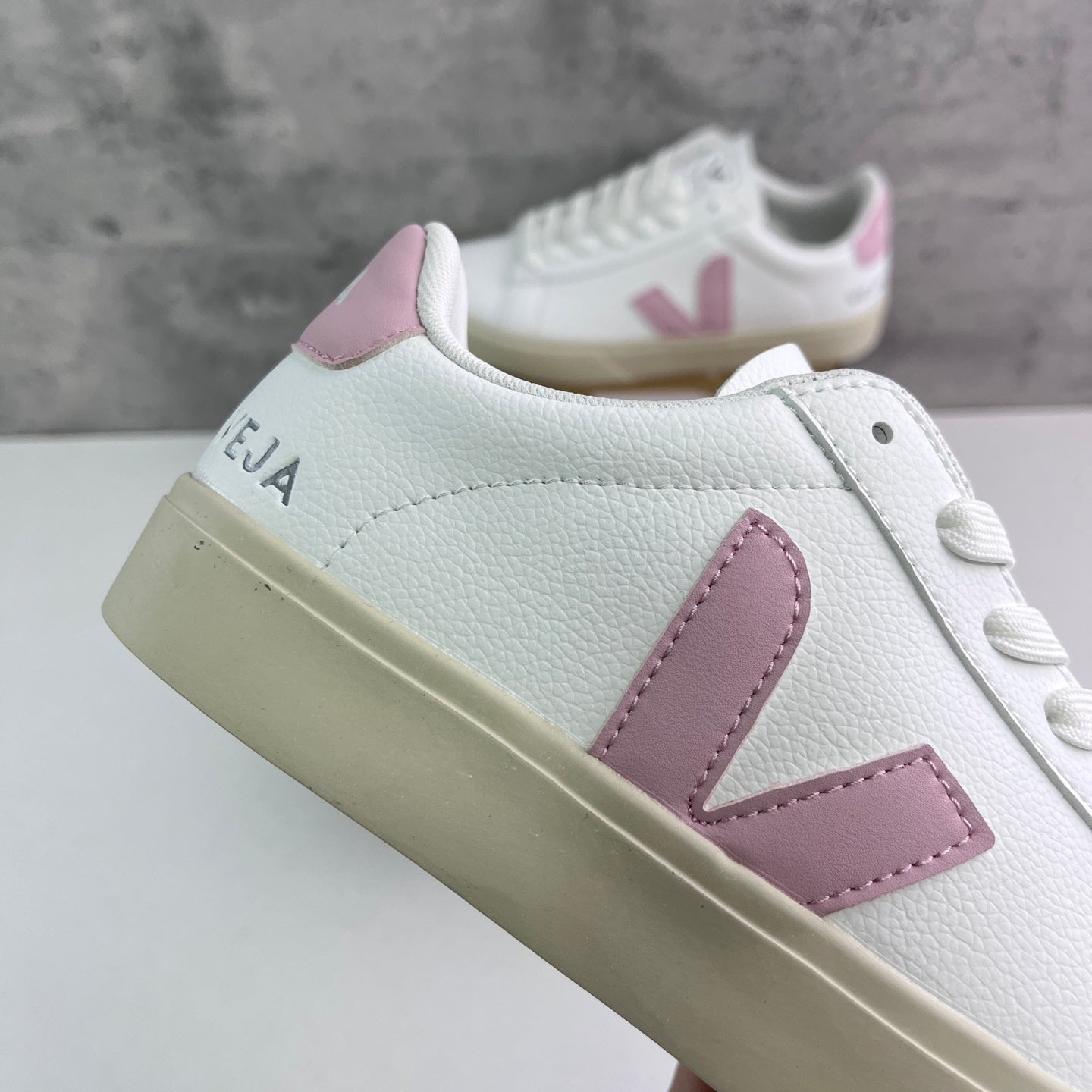 Veja Campo Low Chromefree 'White Pink'