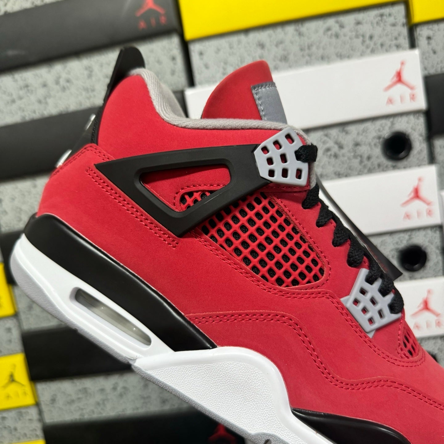 Air Jordan 4 Retro 'Toro Bravo' 2013