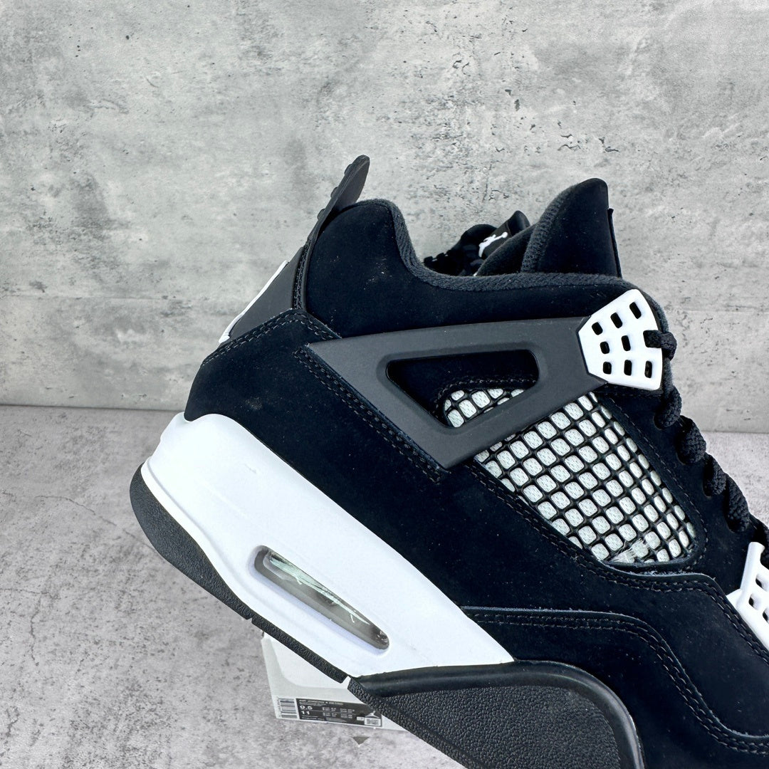 Air Jordan 4 Retro 'White Thunder'