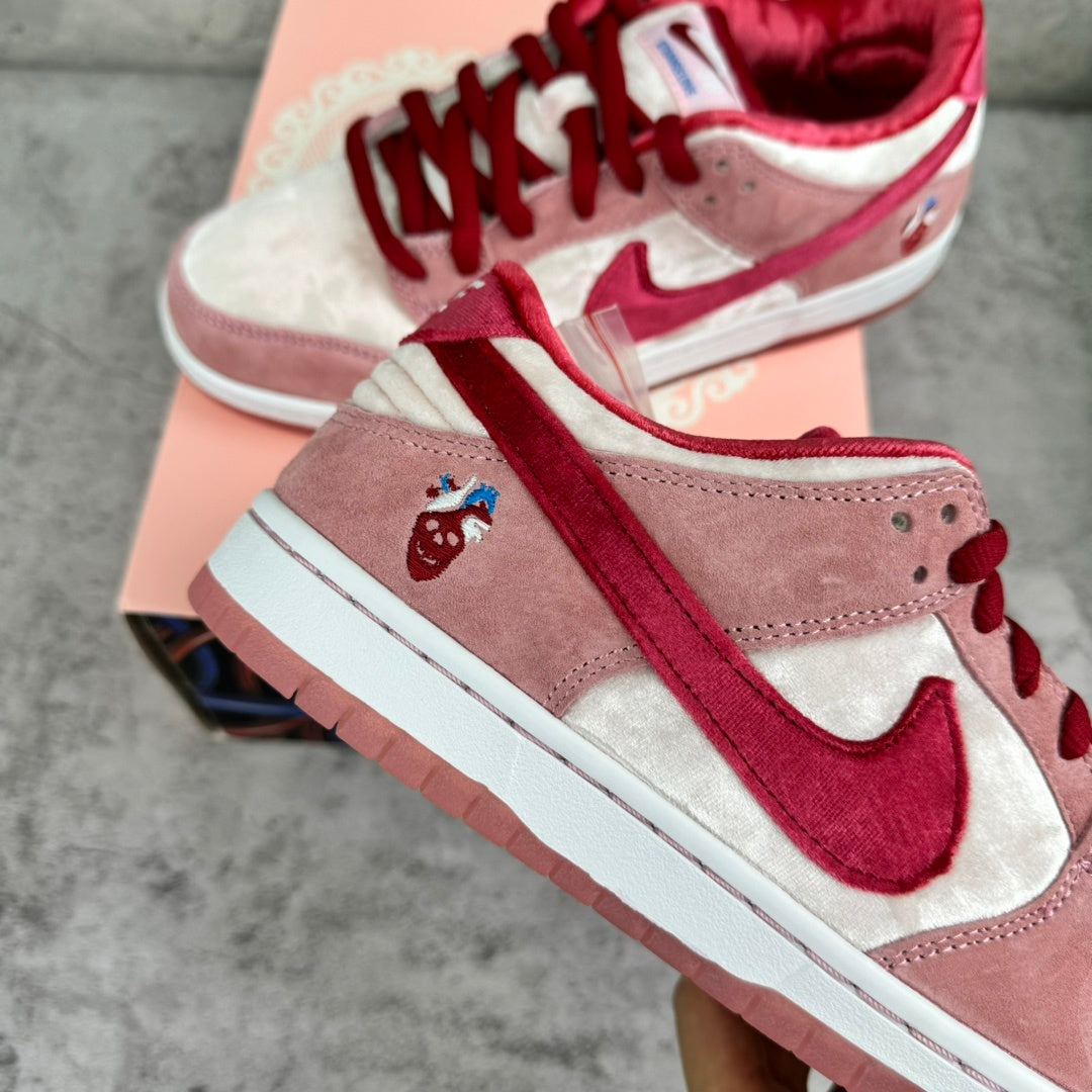 Nike SB Dunk Low StrangeLove Skateboards