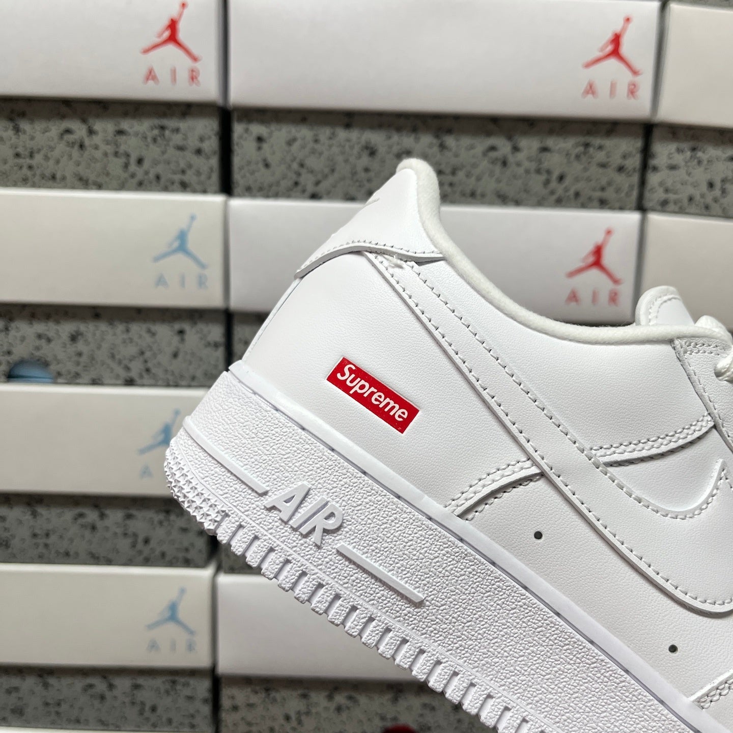 Nike Air Force 1 Low Supreme White