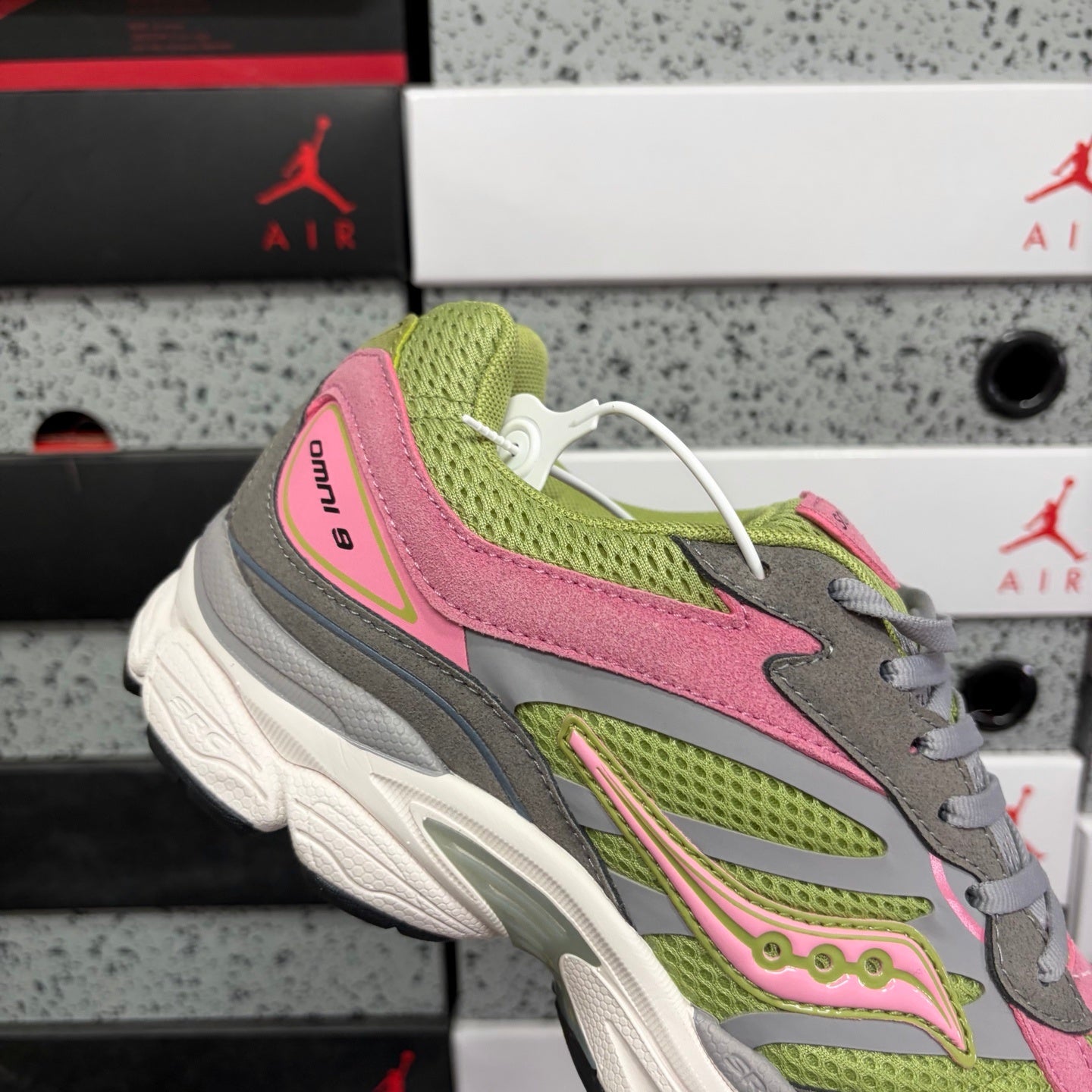 Saucony ProGrid Omni 9 Premium 'Grey Green Pink'