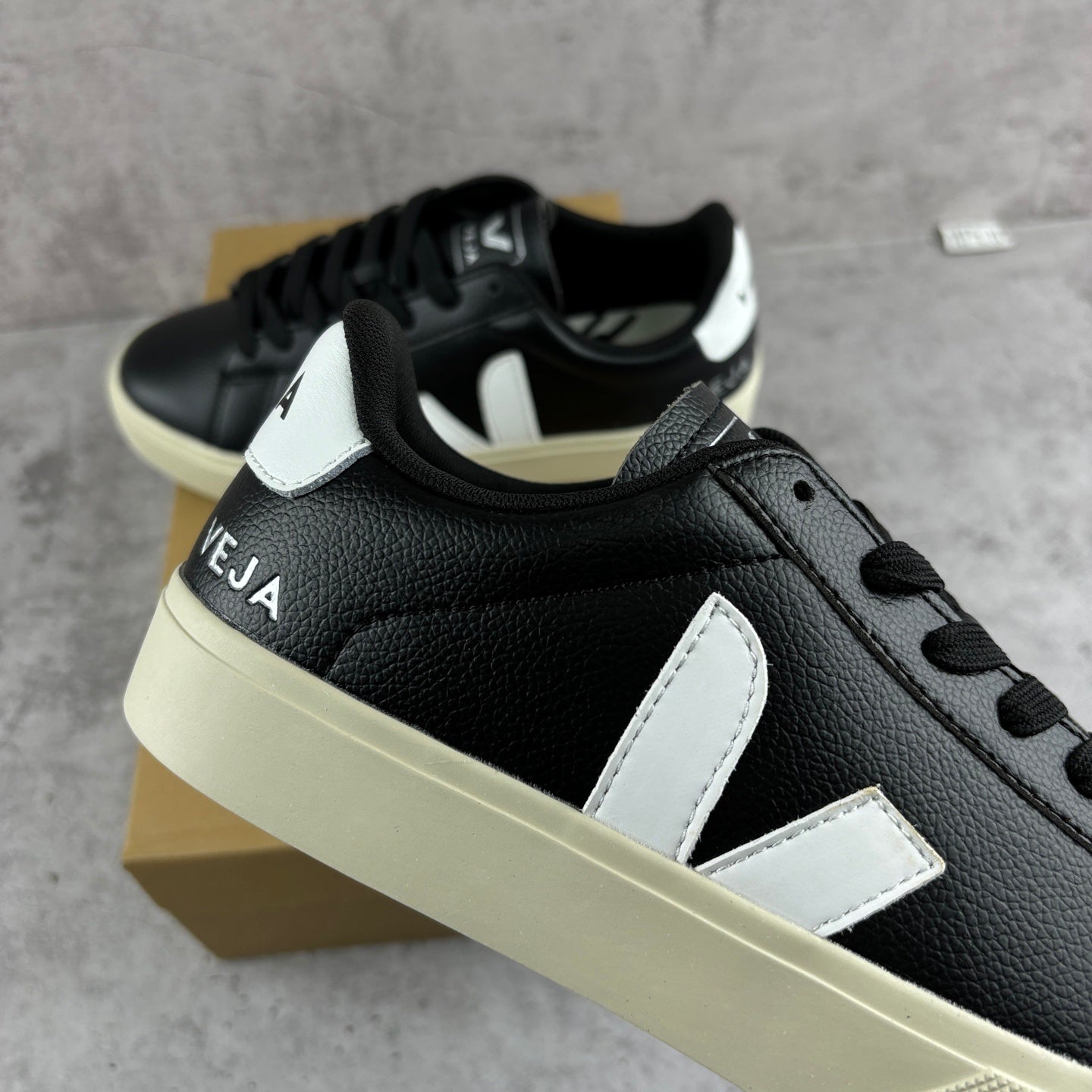 Veja Campo Low Chromefree 'Black White'