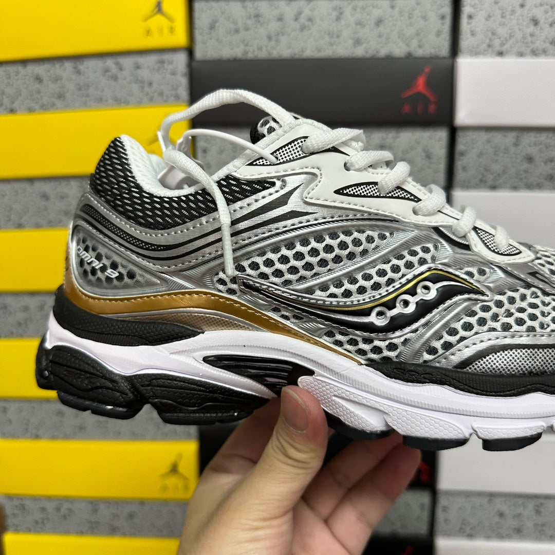 Saucony ProGrid Omni 9 'Silver Gold'