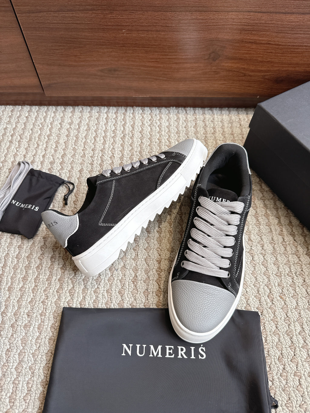 Numeris Atelier 'Ice Grey'