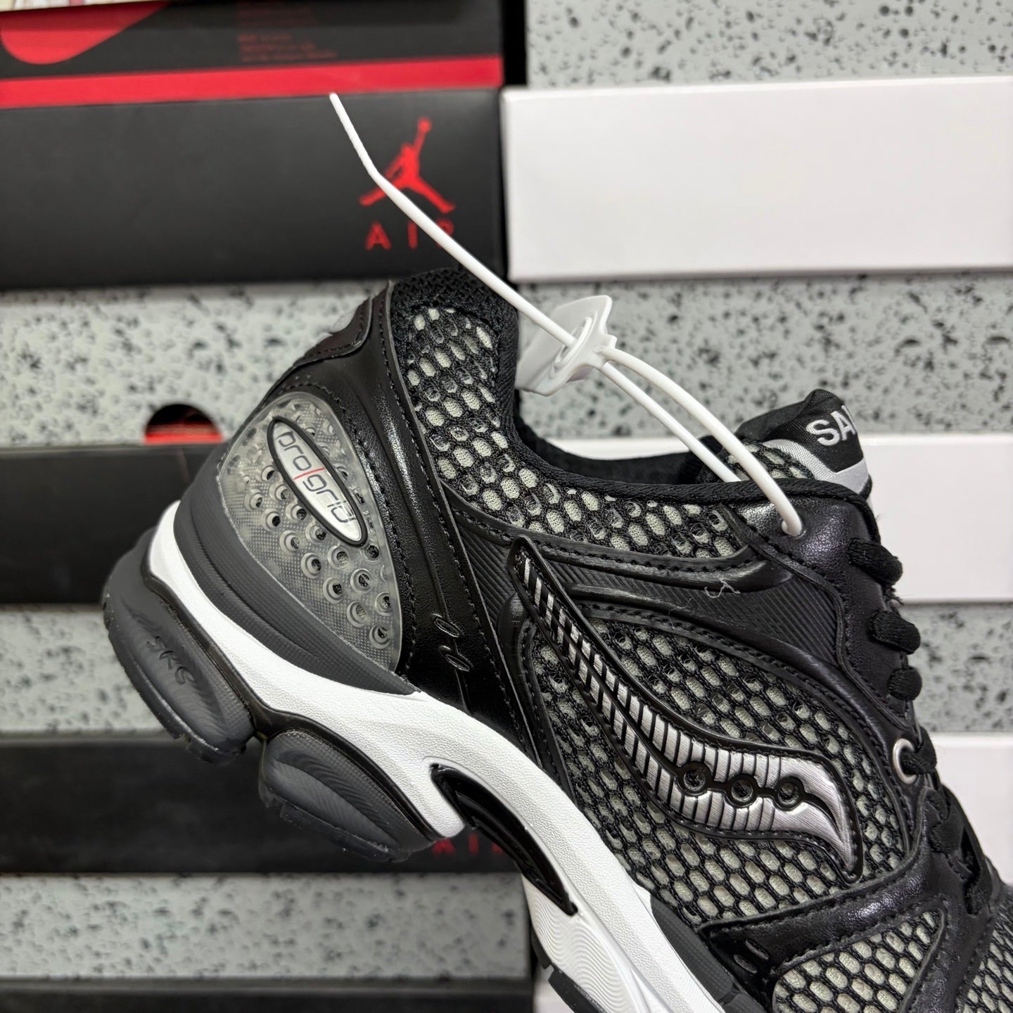 Saucony ProGrid Triumph 4 'Black'