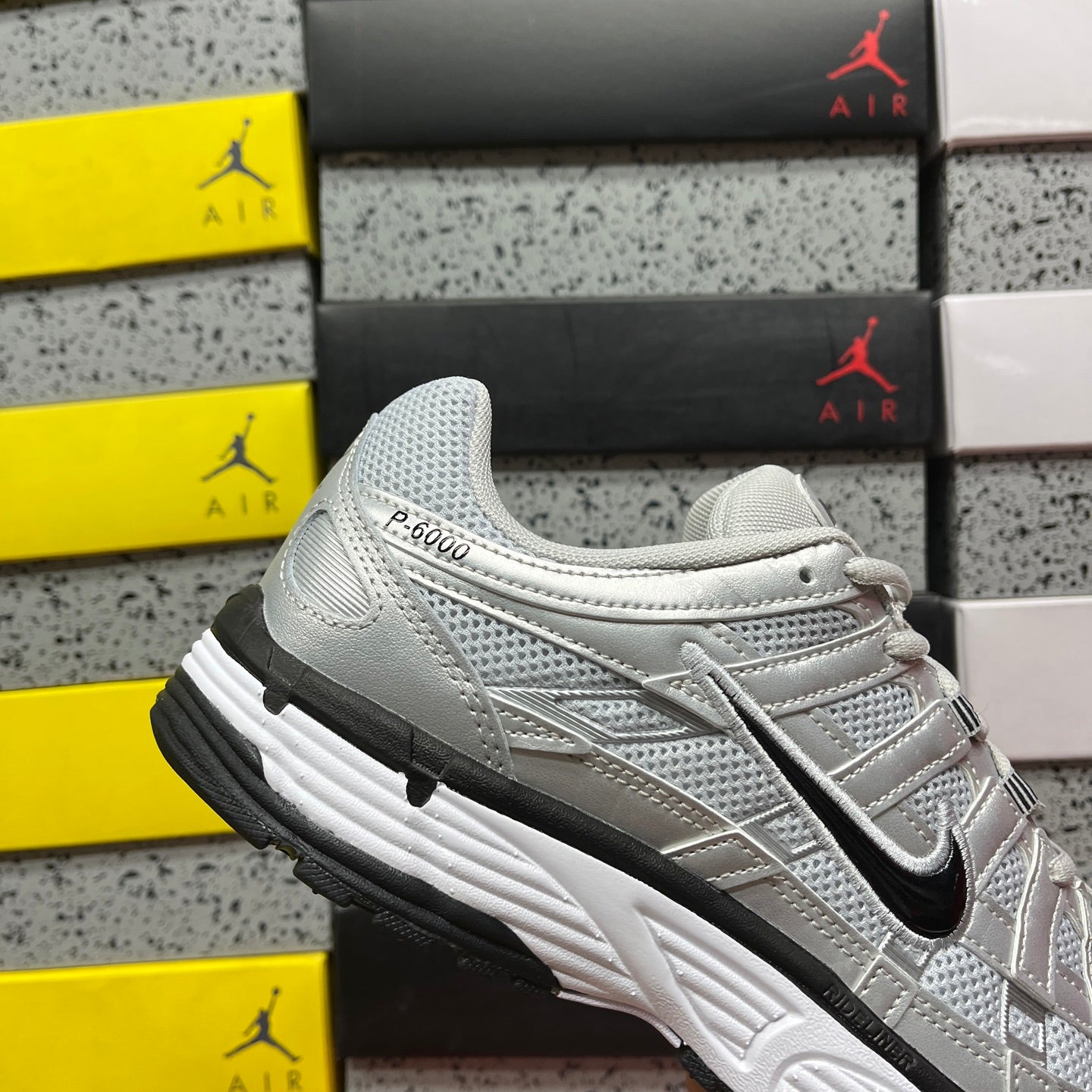 Nike Wmns P-6000 'Metallic Silver'