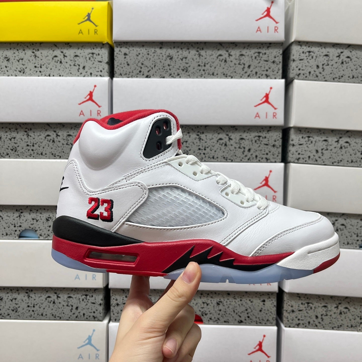 Air Jordan 5 Retro 'Fire Red' 2025