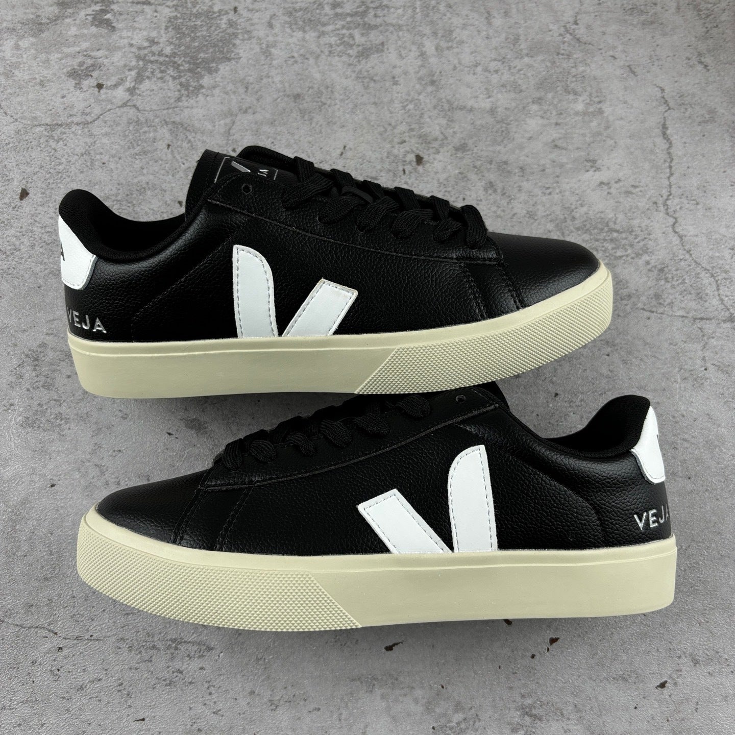 Veja Campo Low Chromefree 'Black White'