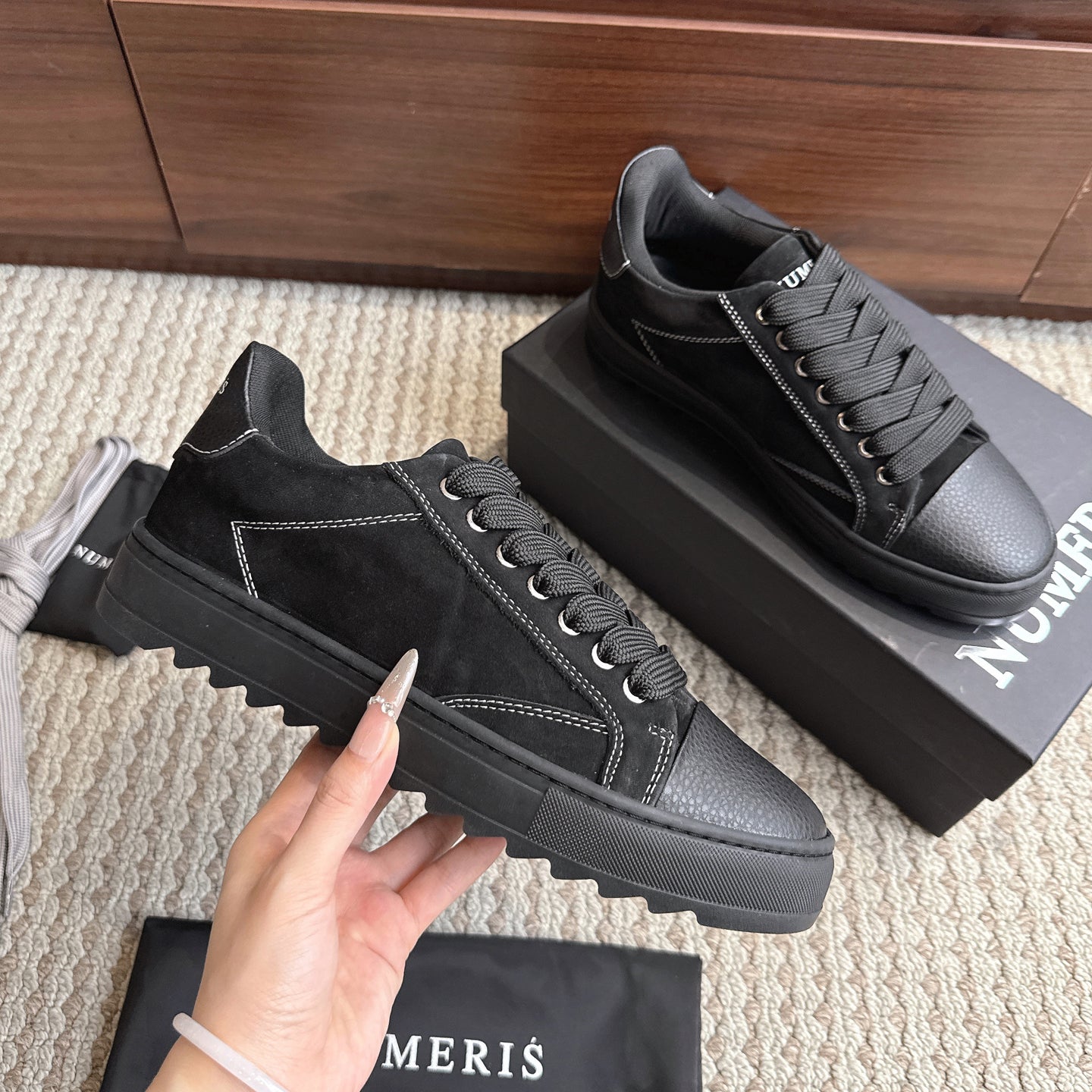 Numeris Atelier 'Carbon Black'