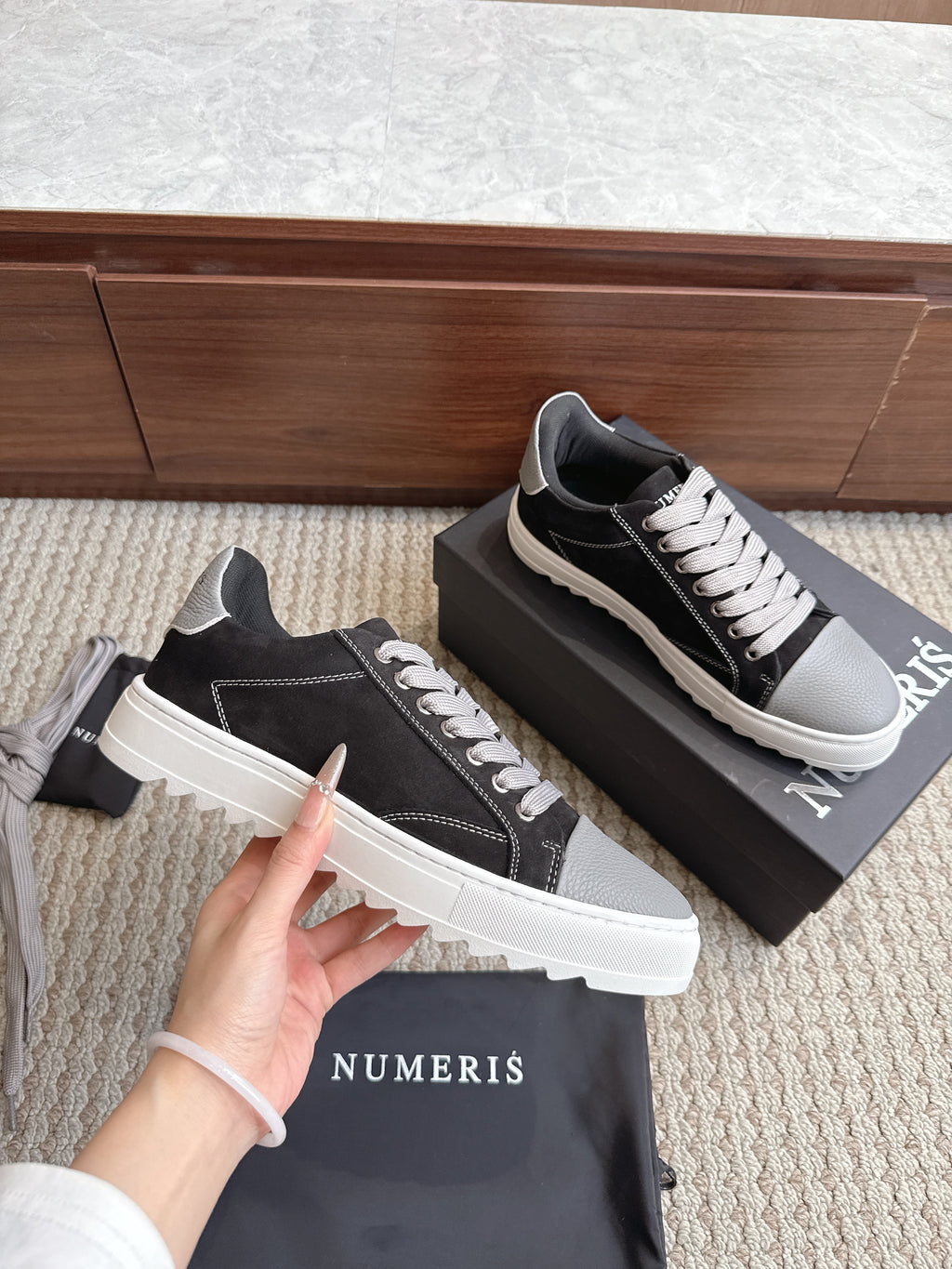 Numeris Atelier 'Ice Grey'