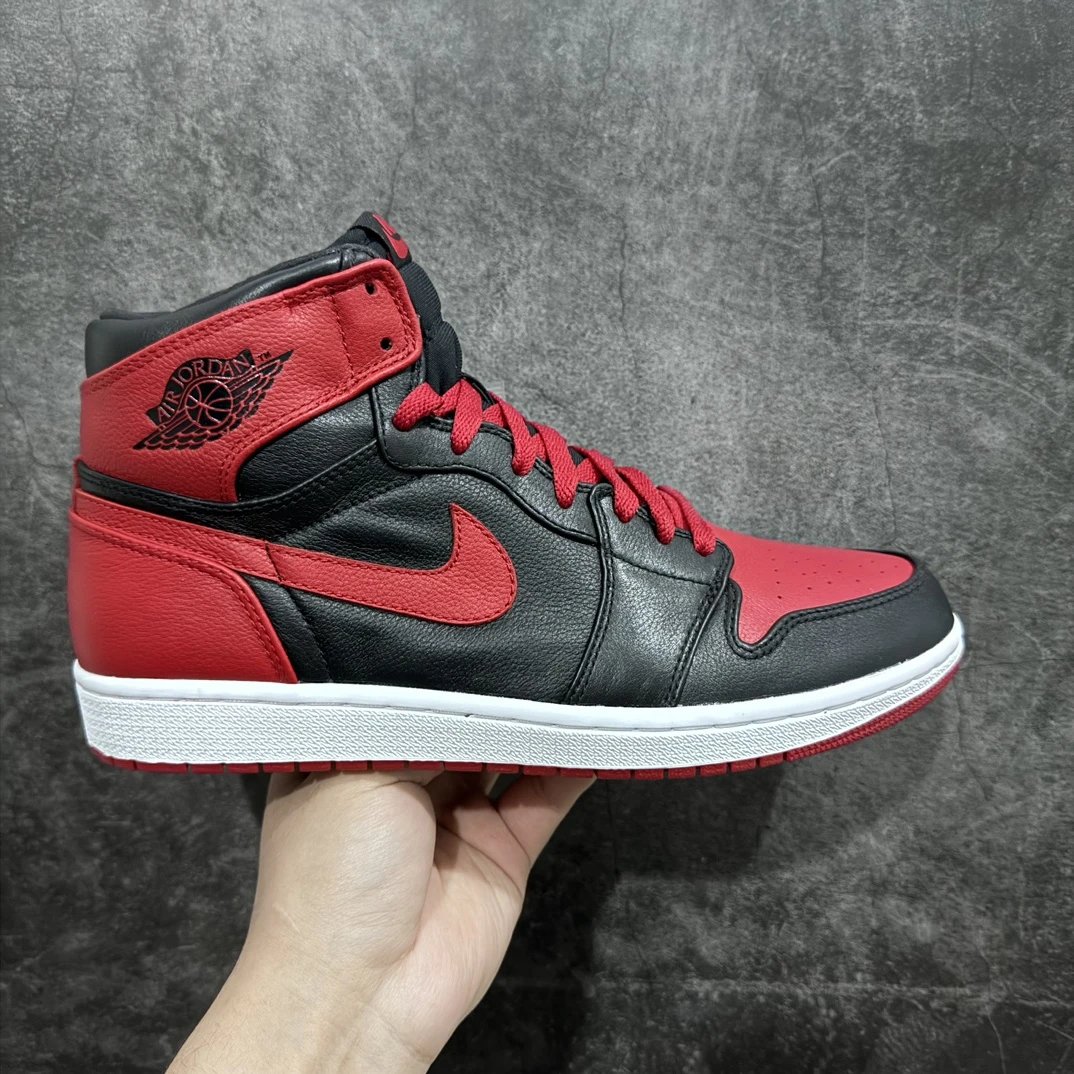 Air Jordan 1 Retro High 'Banned' 2011
