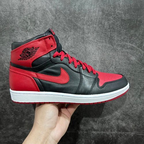 Air Jordan 1 Retro High 'Banned' 2011