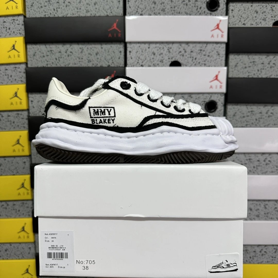 Maison Mihara Yasuhiro Blakey OG Sole Canvas Low-top Sneakers White