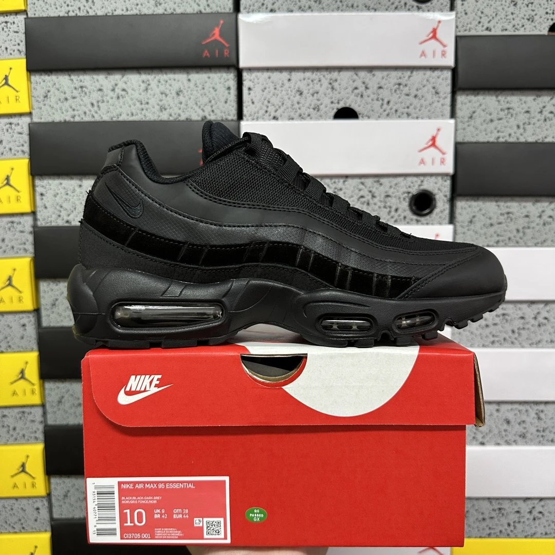Nike Air Max 95 Essential 'Triple Black'