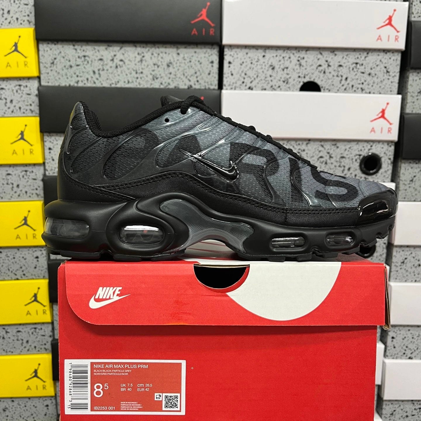 Paris Saint-Germain x Nike Air Max Plus 'Black Particle Grey'