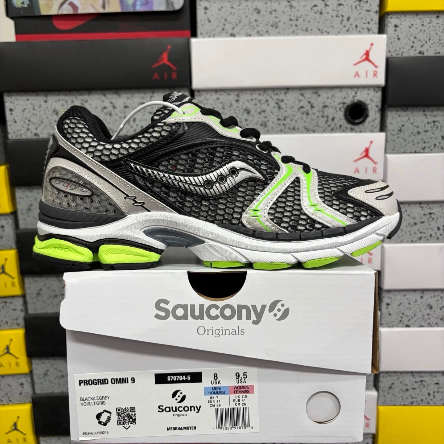 Saucony ProGrid Triumph 4 'Black Silver Fluo Green'