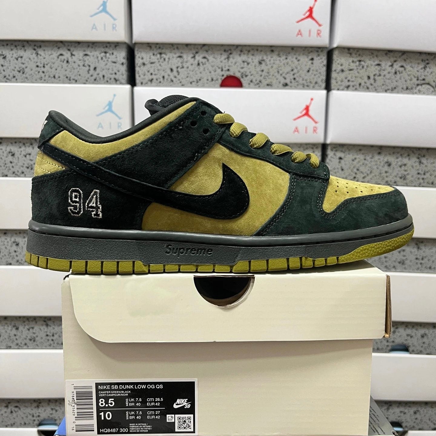 Supreme x Nike Dunk Low SB 'Camper Green'
